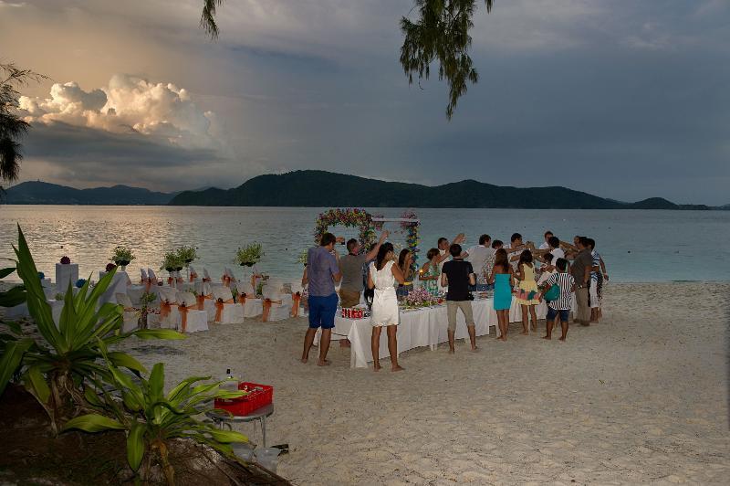 Coral Island Resort Phuket Extérieur photo