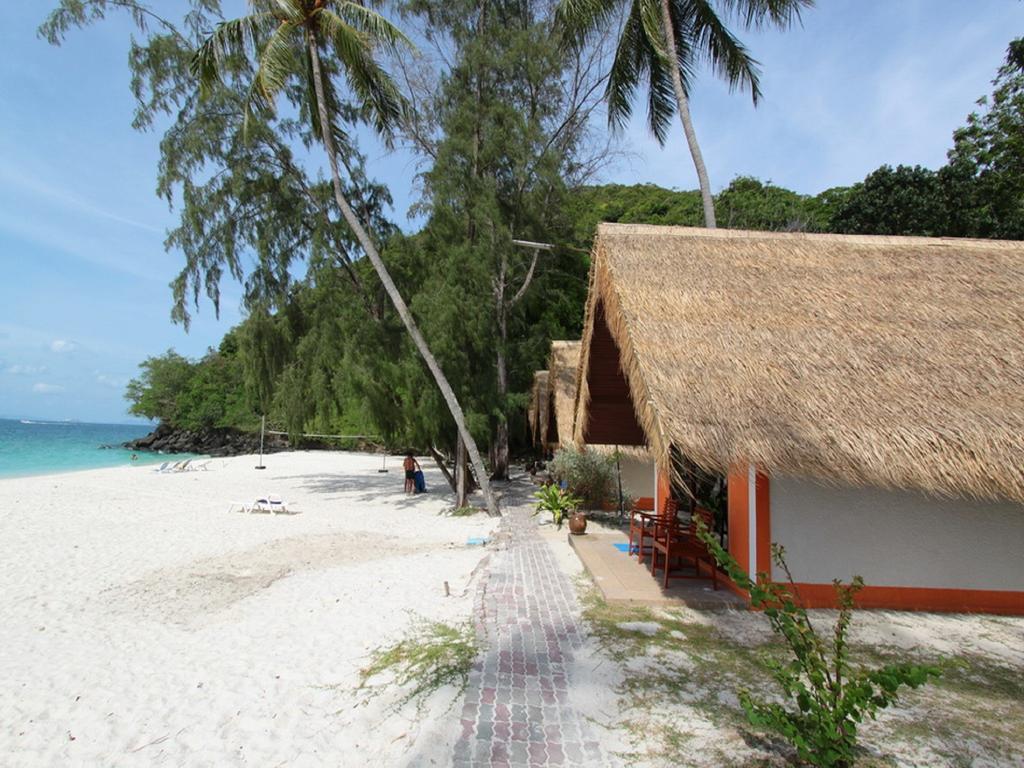 Coral Island Resort Phuket Extérieur photo